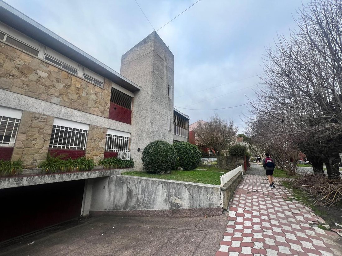 House in Banfield, Buenos Aires Province, Argentina 2 - 18841686