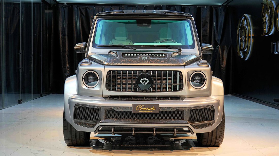 Suv in Dubai, United Arab Emirates 5 - 18849144
