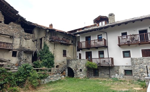 Casa en Doues, Valle de Aosta, Italia 1