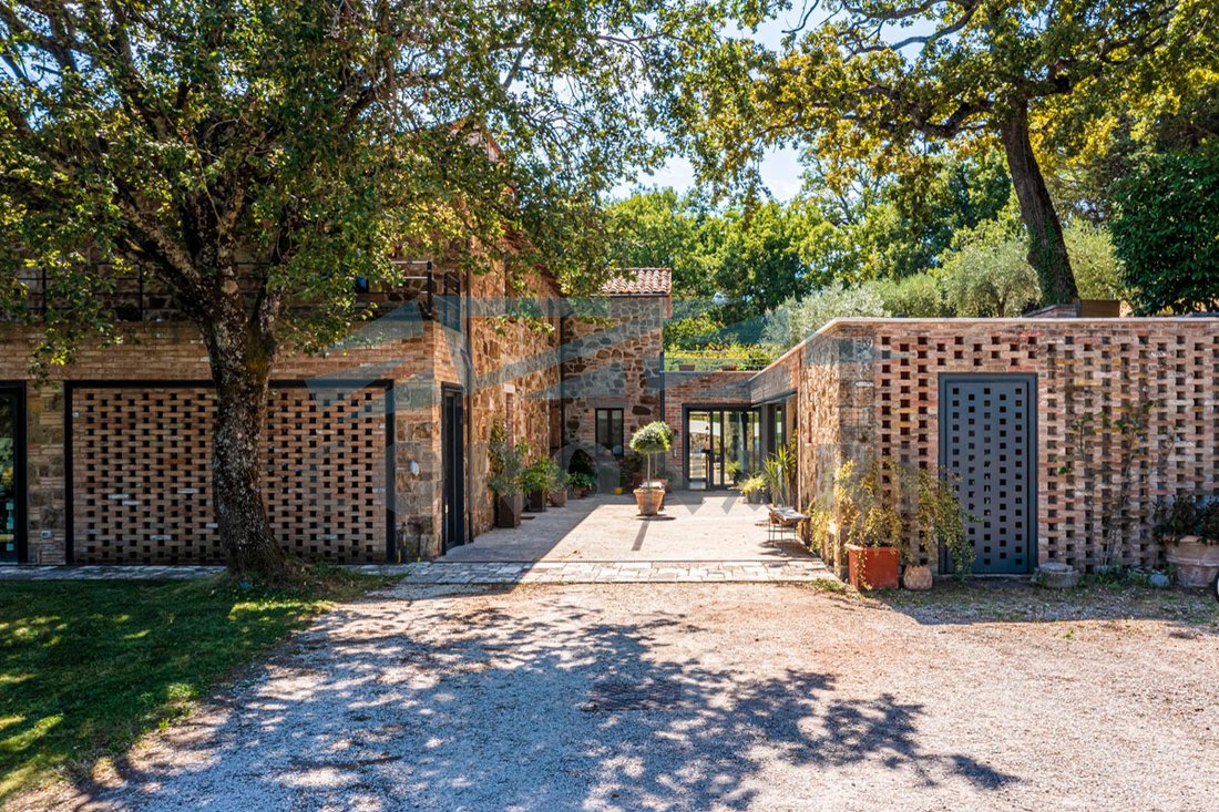 Country House in Todi, Umbria, Italy 4 - 18850346