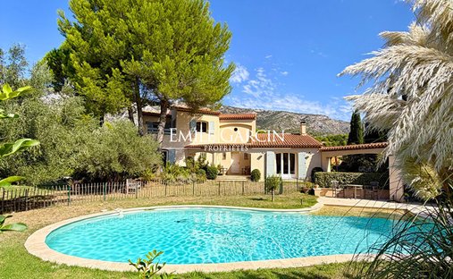 Villa in Granettes-Jauberte-Sainte Anne, Aix-en-Provence, France 1