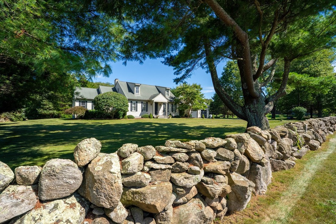 House in Dartmouth, Massachusetts, United States 2 - 18855132