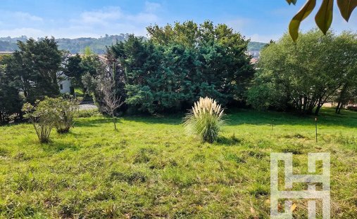 Land in Mendi-Choko-Karrikatxar-Olhette, Urrugne, Frankreich 1