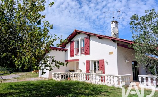 House in Larressore, Nouvelle-Aquitaine, France 1