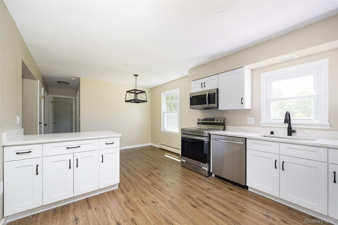 House in Spackenkill, New York, United States 4 - 18125852