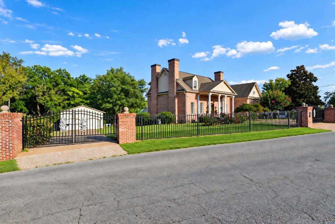 House in Smithville, Tennessee, United States 2 - 18846375