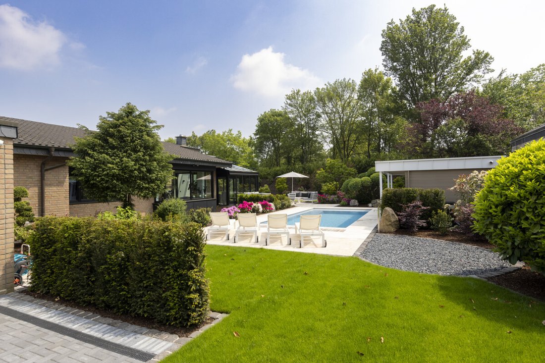 Bungalow in Neuss, North Rhine-Westphalia, Germany 4 - 18851763