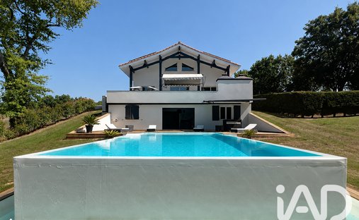 Maison à Créon, Nouvelle-Aquitaine, France 1
