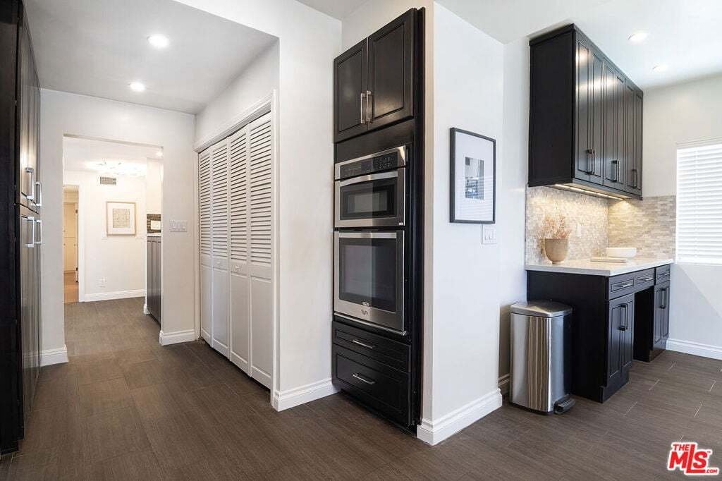 Condo in Los Angeles, California, United States 5 - 18849537