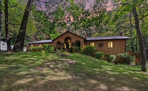 House in Leonard, Michigan, United States 1