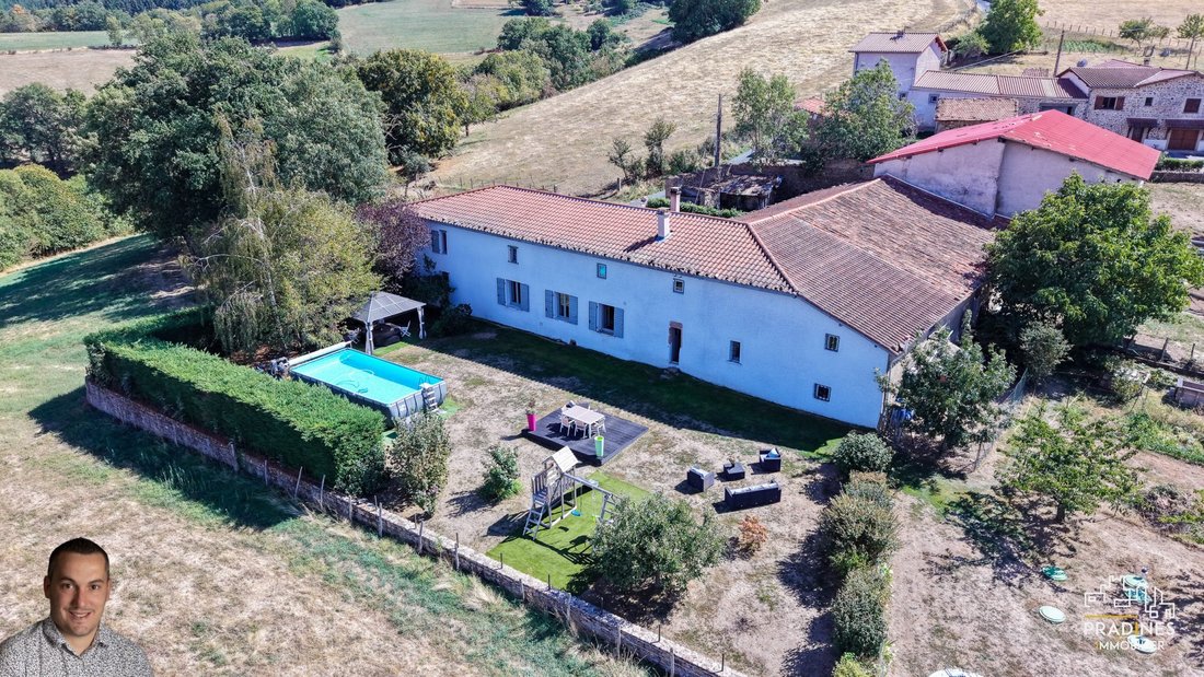 Casa de Campo en Larajasse, Auvernia-Ródano-Alpes, Francia 1 - 17724382