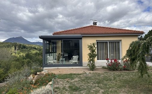 House in Royat, Auvergne-Rhône-Alpes, France 1