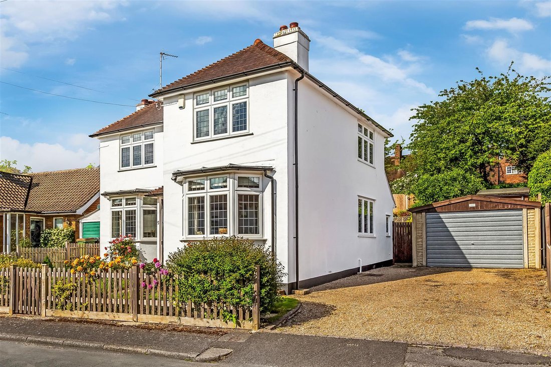 House in Surrey, England 1 - 18040298