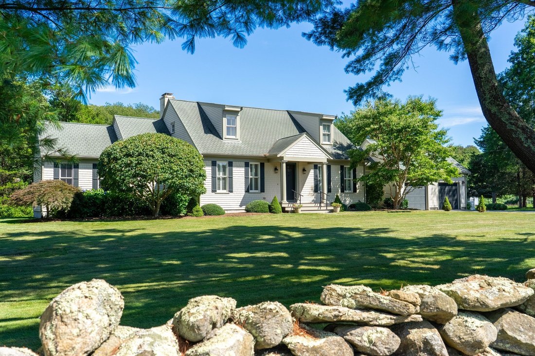House in Dartmouth, Massachusetts, United States 1 - 18855132