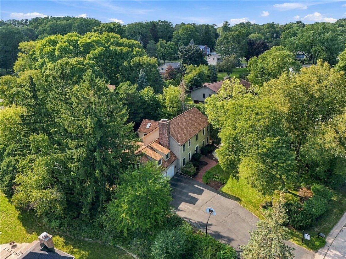 House in Brookfield, Wisconsin, United States 5 - 18394279