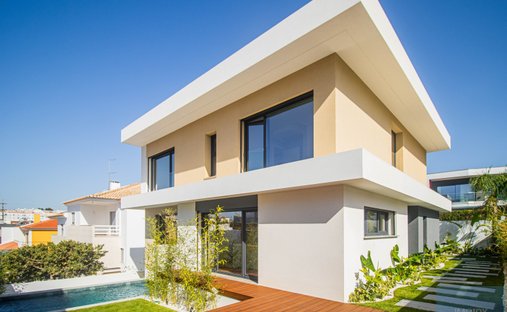House in Carcavelos e Parede, Lisbon, Portugal 1