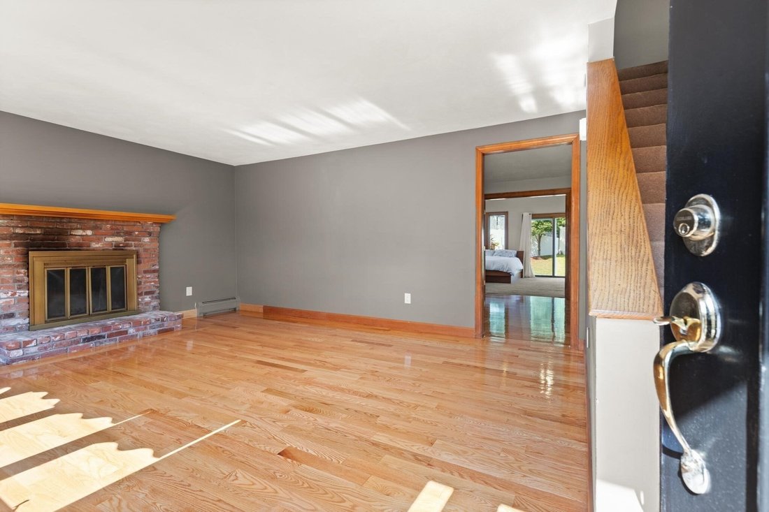 House in Medford, Massachusetts, United States 5 - 18844575