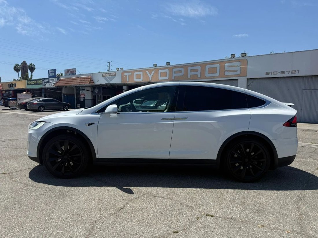 Suv in Azusa, CA, United States 5 - 18850678