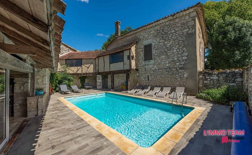 Villa in Montcuq, Montcuq-en-Quercy-Blanc, France 1