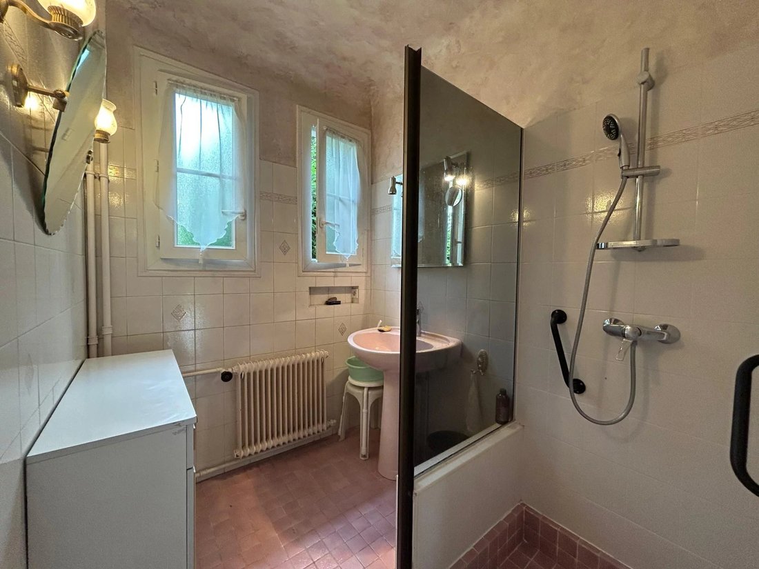 House in Centre Ville-Tour du Lac, Enghien-les-Bains, France 4 - 18843151