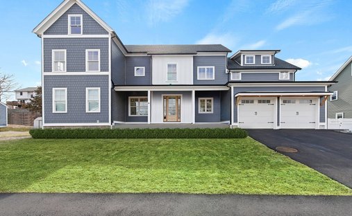 House in Waltham, Massachusetts, United States 1