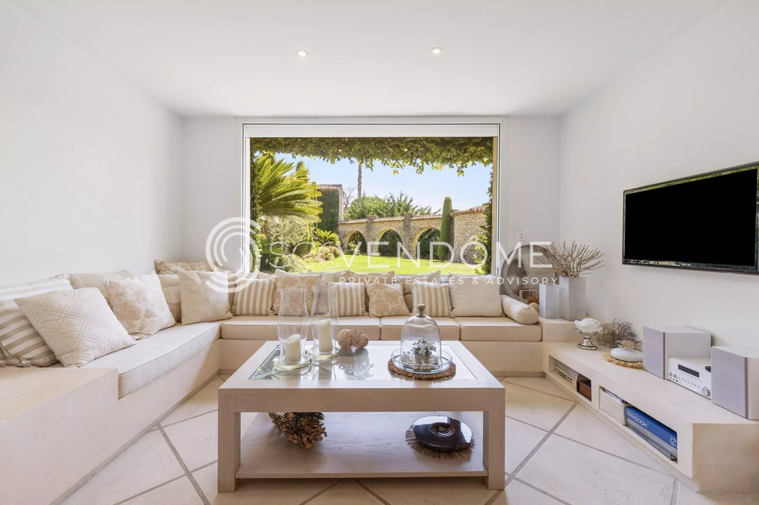 Villa in Cannes, Provence-Alpes-Côte d'Azur, France 5 - 18582232