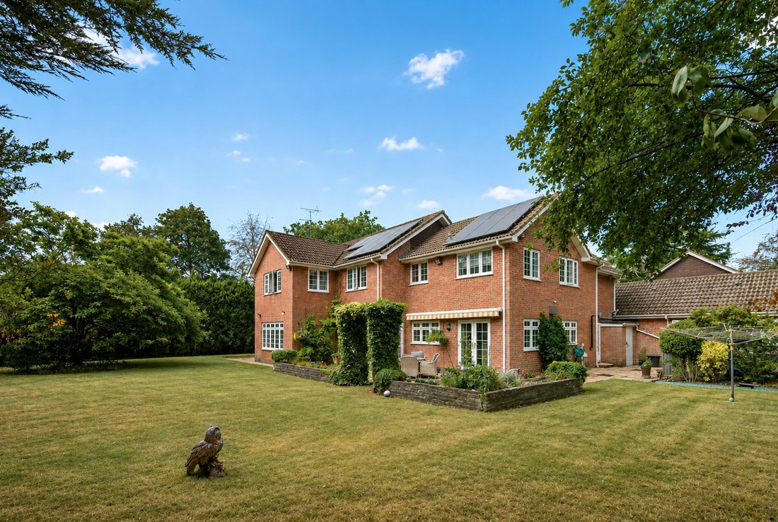 Casa a Farnham Royal, Inghilterra 2 - 18850016