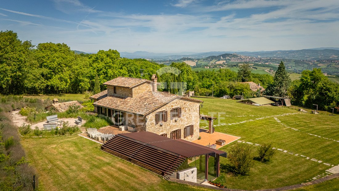 Estate in Todi, Umbria, Italy 4 - 18847388