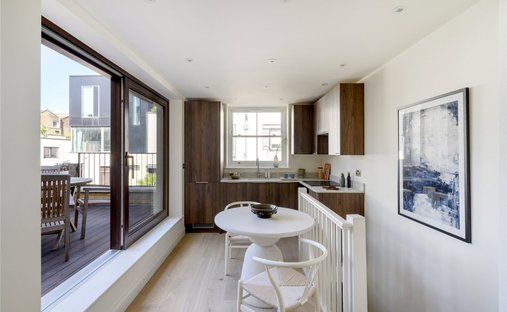 House in Ladbroke Grove, Kensington And Chelsea, England 1