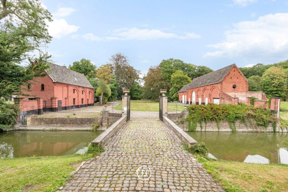 Estate in Kruisem, Flanders, Belgium 2 - 18842863