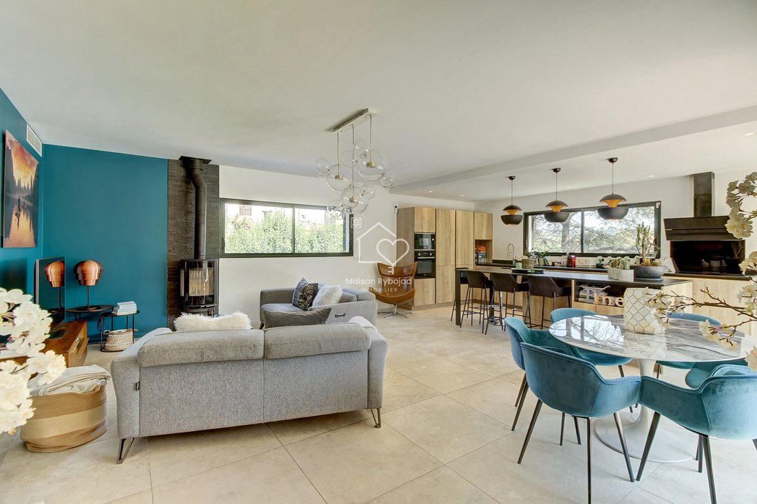 House in Quartiers Est les Salettes-Les Campons, La Colle-sur-Loup, France 2 - 17541693