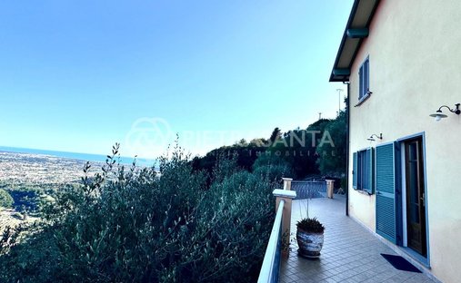 Casa di campagna a Pietrasanta, Toscana, Italia 1