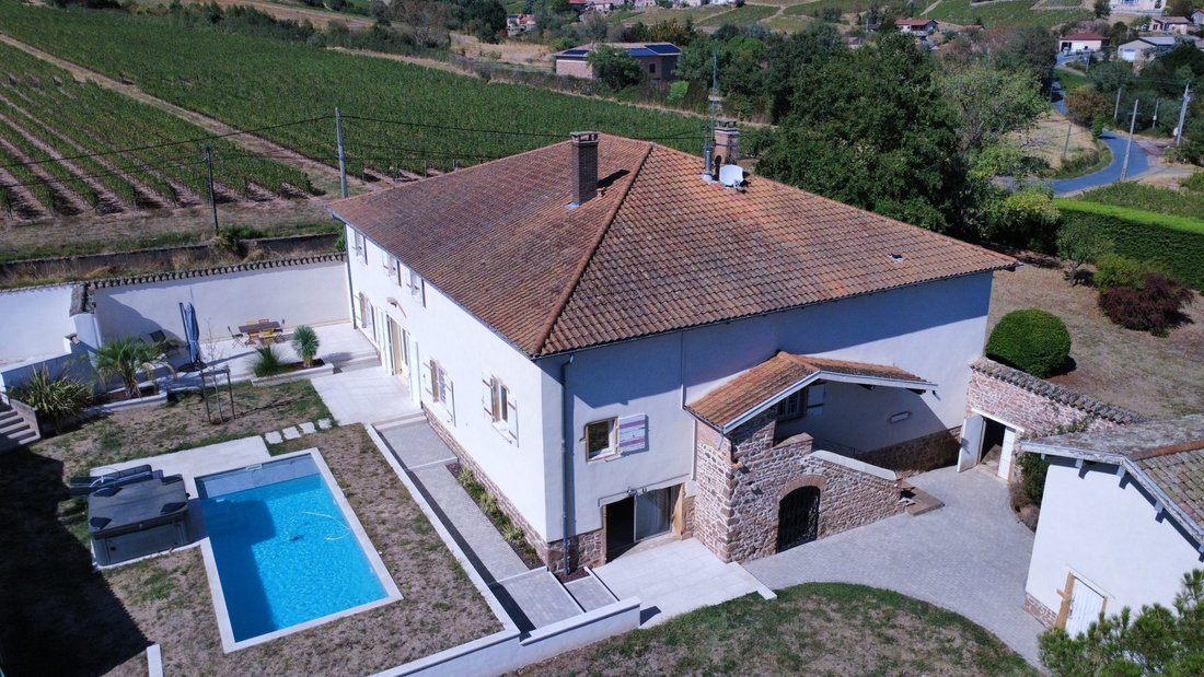 House in Saint-Etienne-la-Varenne, Auvergne-Rhône-Alpes, France 1 - 15702967