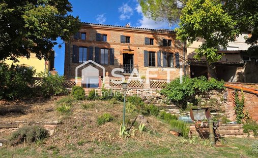 House in Varennes, Occitania, France 1