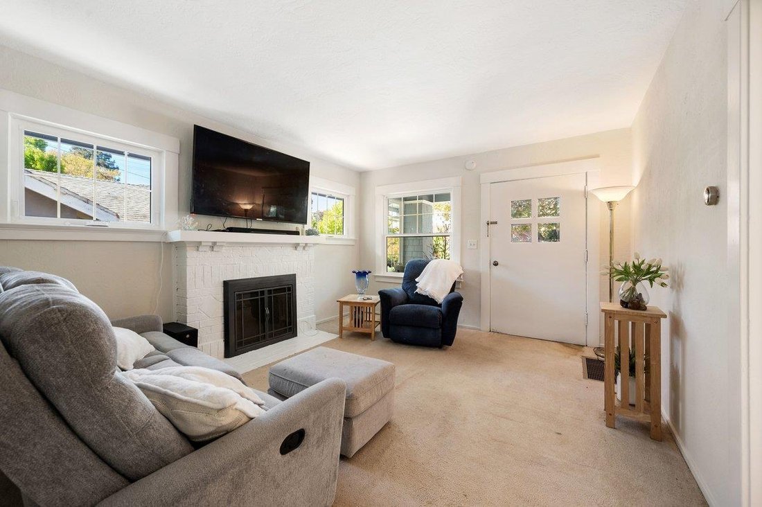 House in Burlingame, California, United States 4 - 18855109