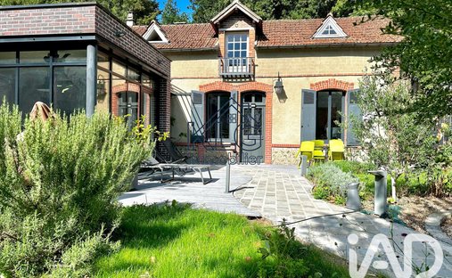 House in Jouy, Centre-Val de Loire, France 1