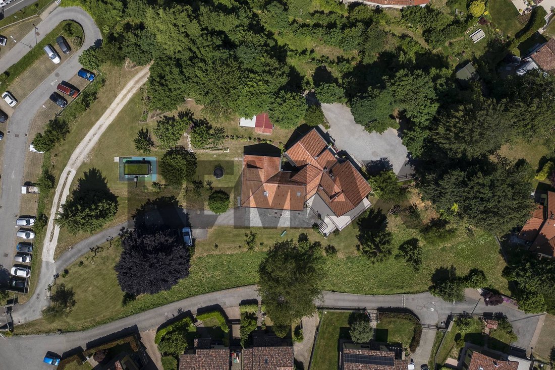 Villa in Viggiù, Lombardei, Italien 3 - 18848755