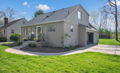 House in Sylvan Lake, Michigan, United States 1