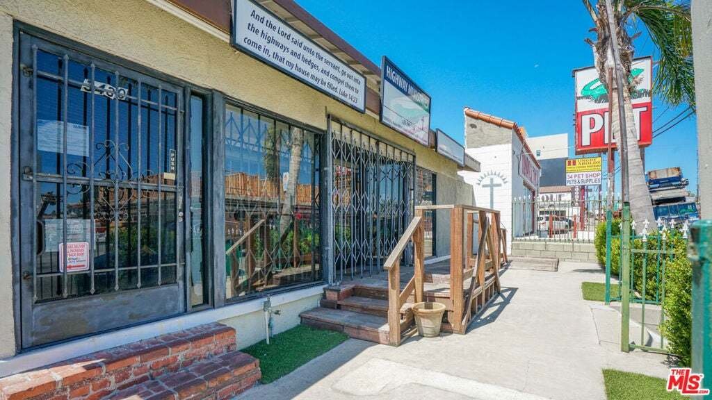 Los Angeles, California, United States 4 - 18845386