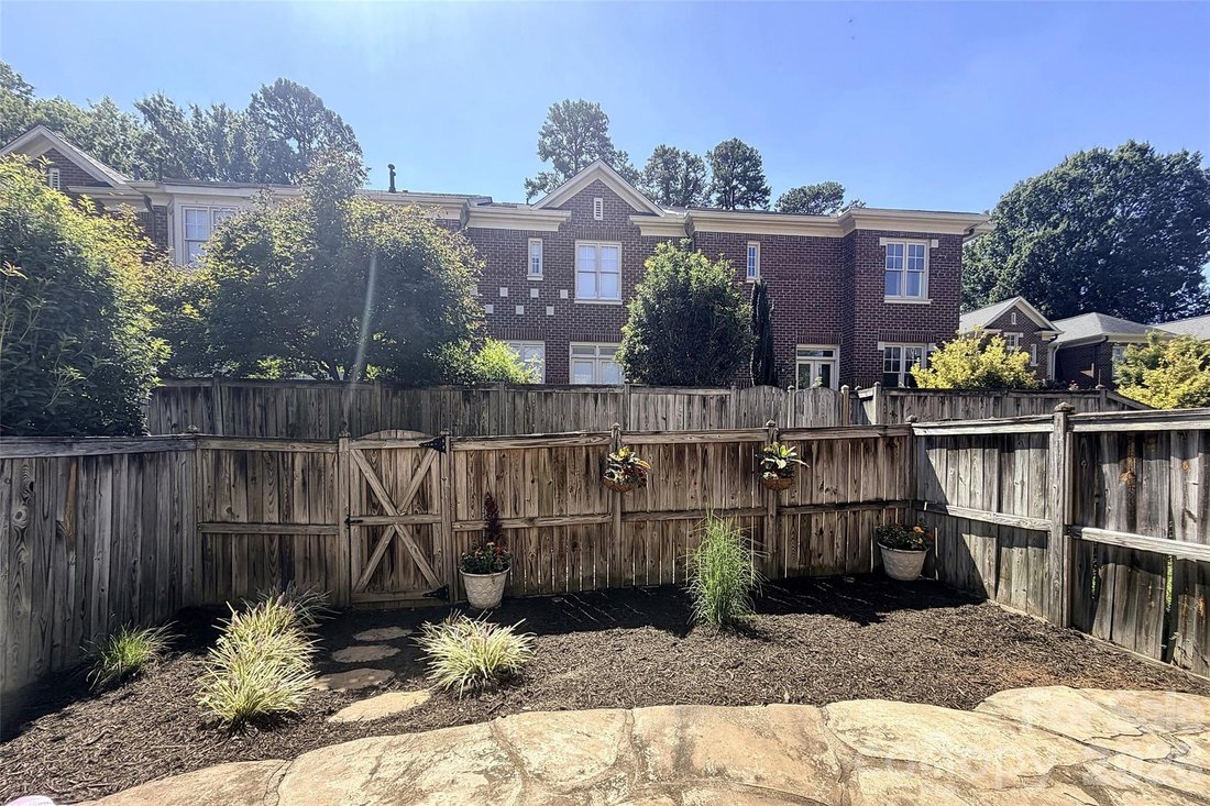 Villa in Charlotte, North Carolina, United States 2 - 18850417