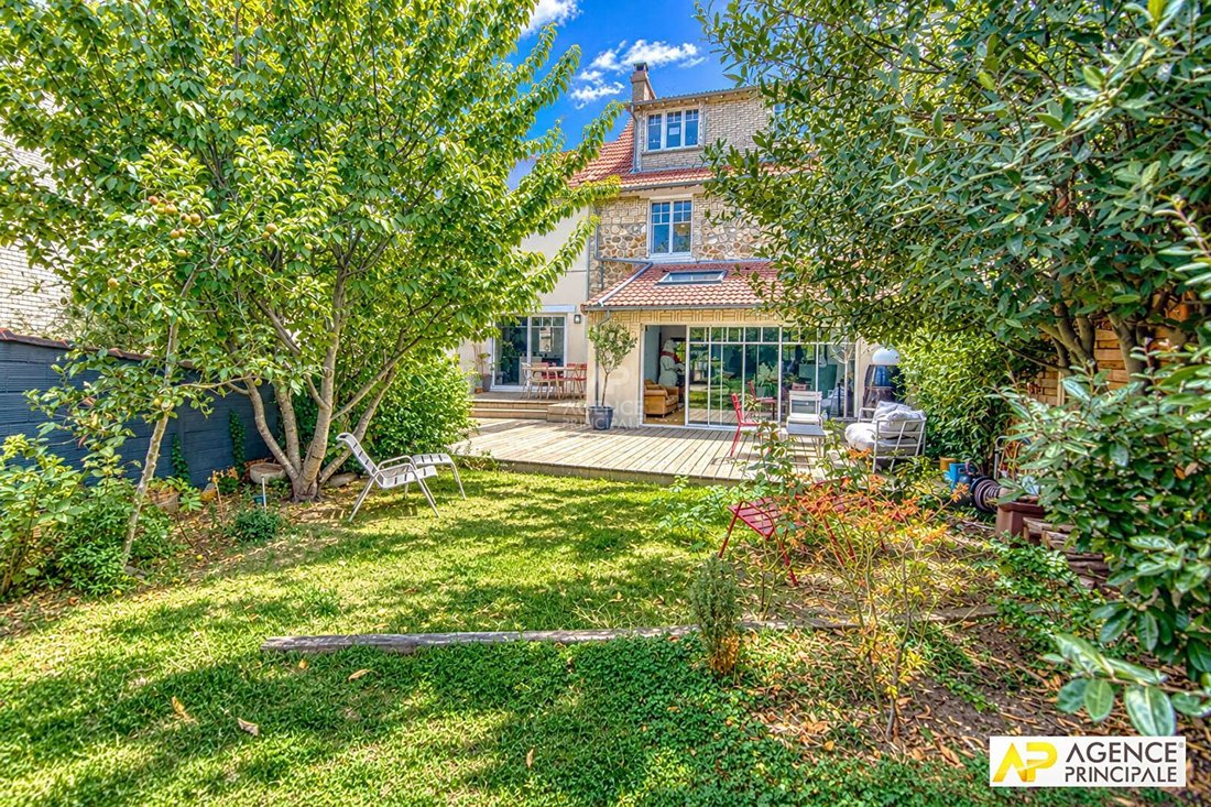 House in Le Chesnay, Le Chesnay-Rocquencourt, France 1 - 18843456