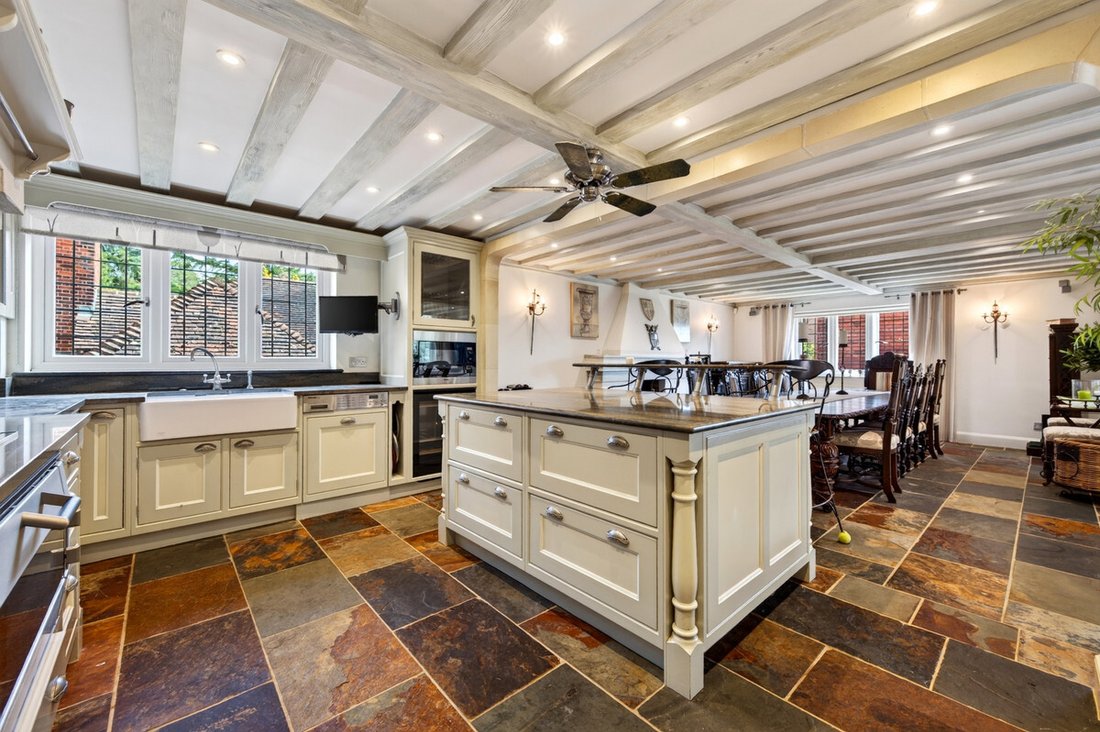 Apartment in Stoke Poges, England 3 - 18850010
