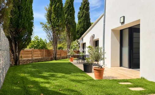 Apartment in Granettes-Jauberte-Sainte Anne, Aix-en-Provence, France 1