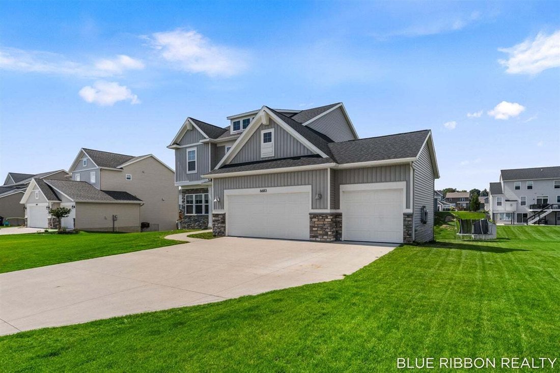 House in Hudsonville, Michigan, United States 3 - 18846525