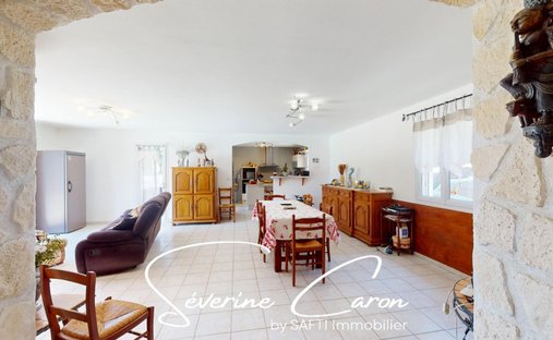 House in Sainte-Anastasie-sur-Issole, Provence-Alpes-Côte d'Azur, France 1