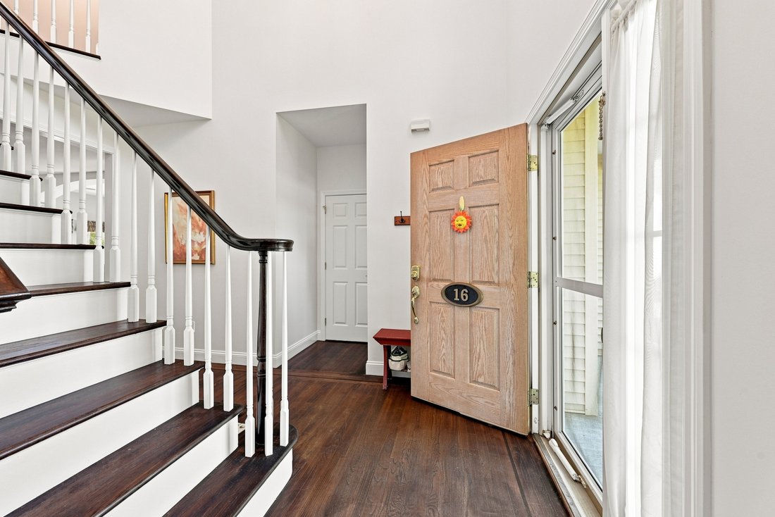 House in Danbury, Connecticut, United States 3 - 18844060