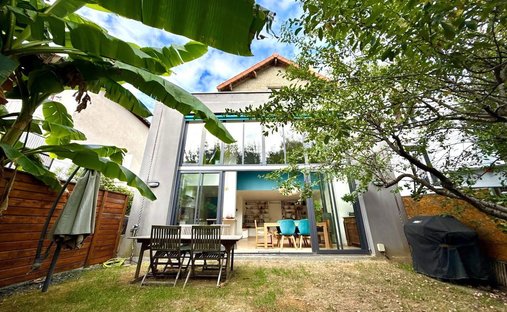 Haus in Mirebeau, Bourg-la-Reine, Frankreich 1