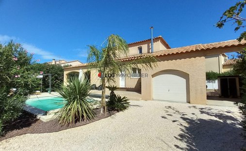 Villa in Sainte-Marie-la-Mer, Okzitanien, Frankreich 1