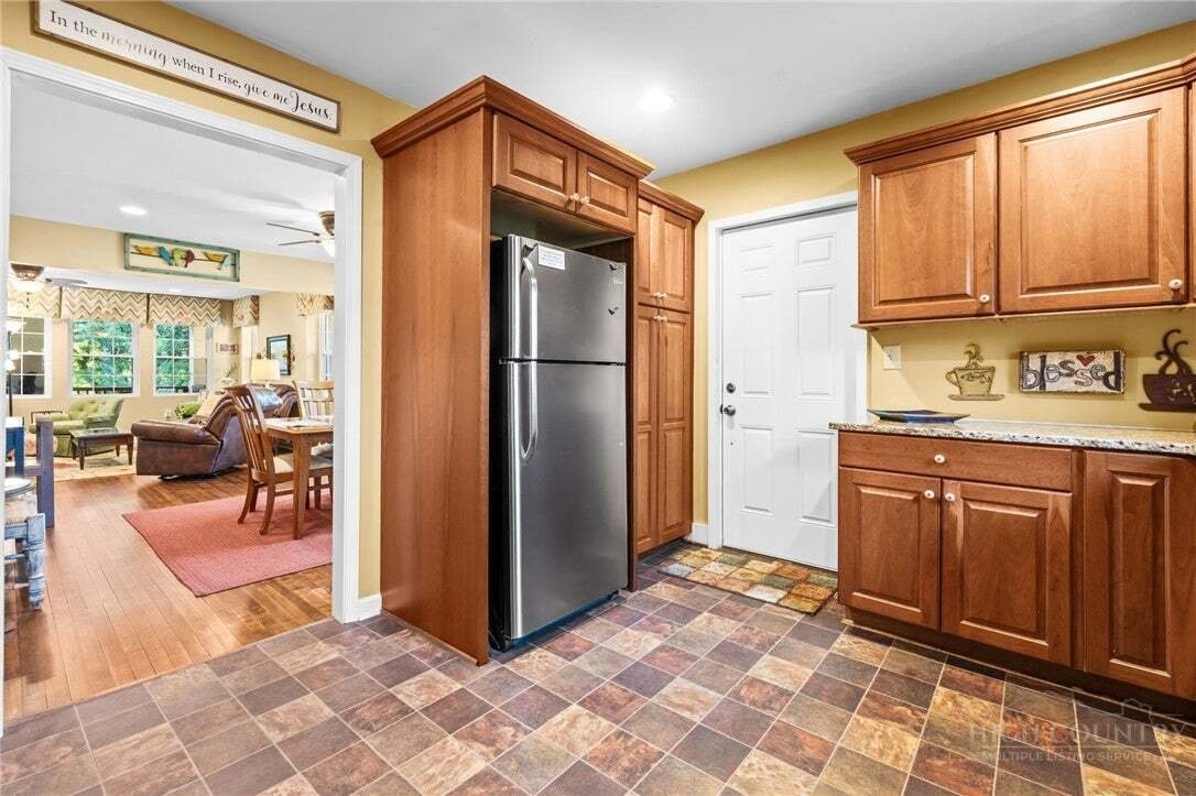 House in West Jefferson, North Carolina, United States 5 - 18845905