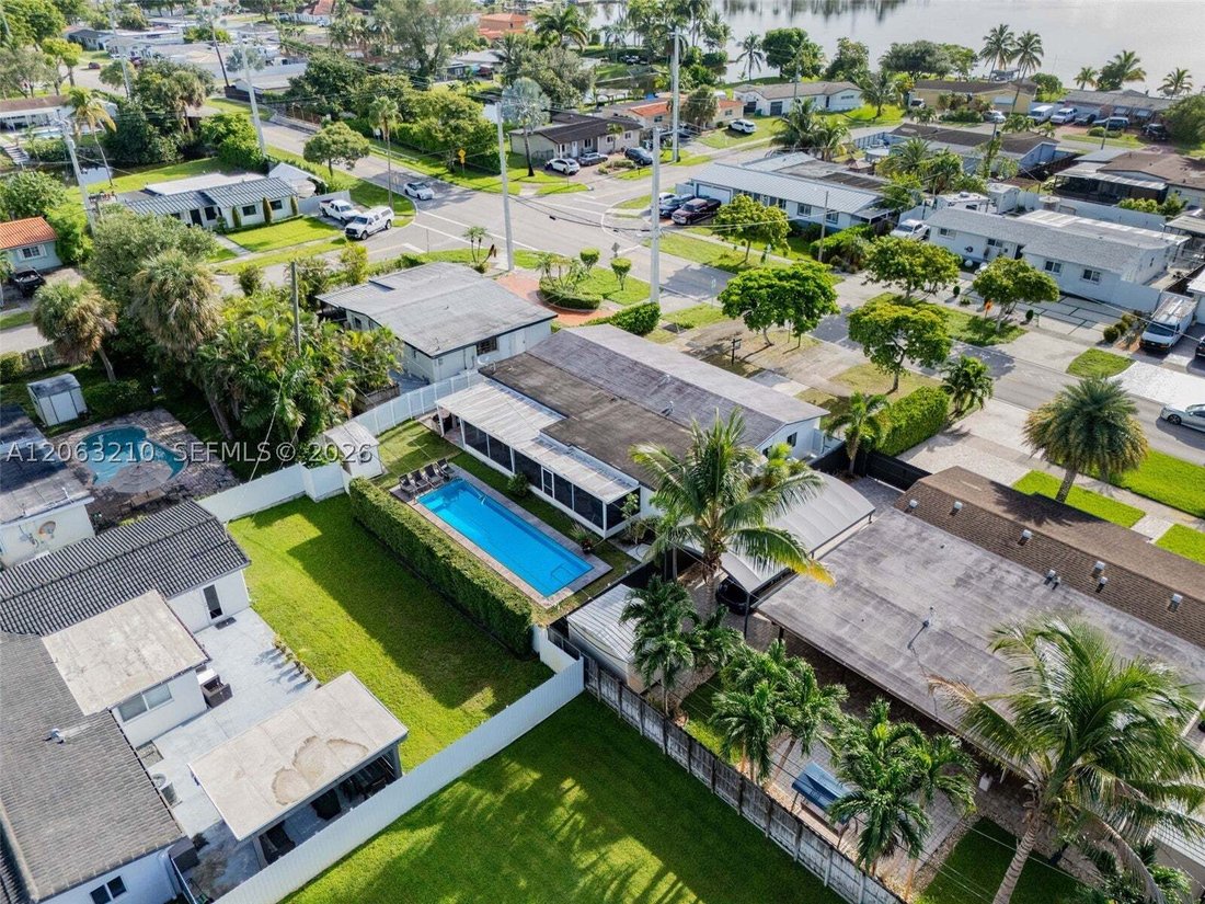 Haus in Hialeah, Florida, Vereinigte Staaten 4 - 18571438